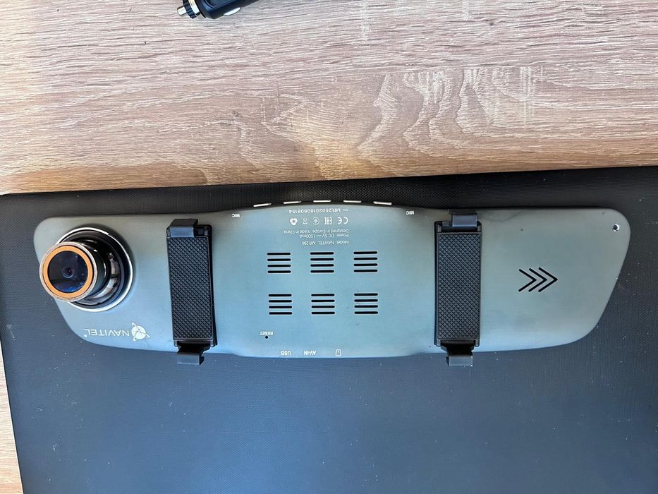 Camera Auto DVR Navitel MR250, fixare pe oglinda retovizoare