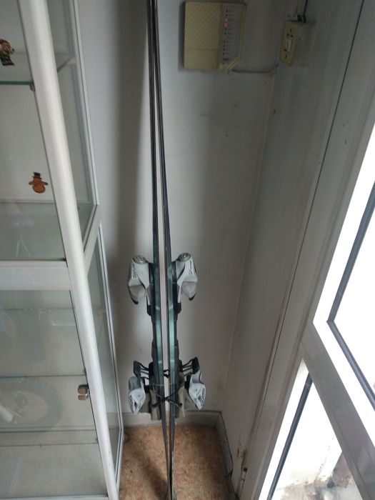 Продавам три чифта ски със ски обувки