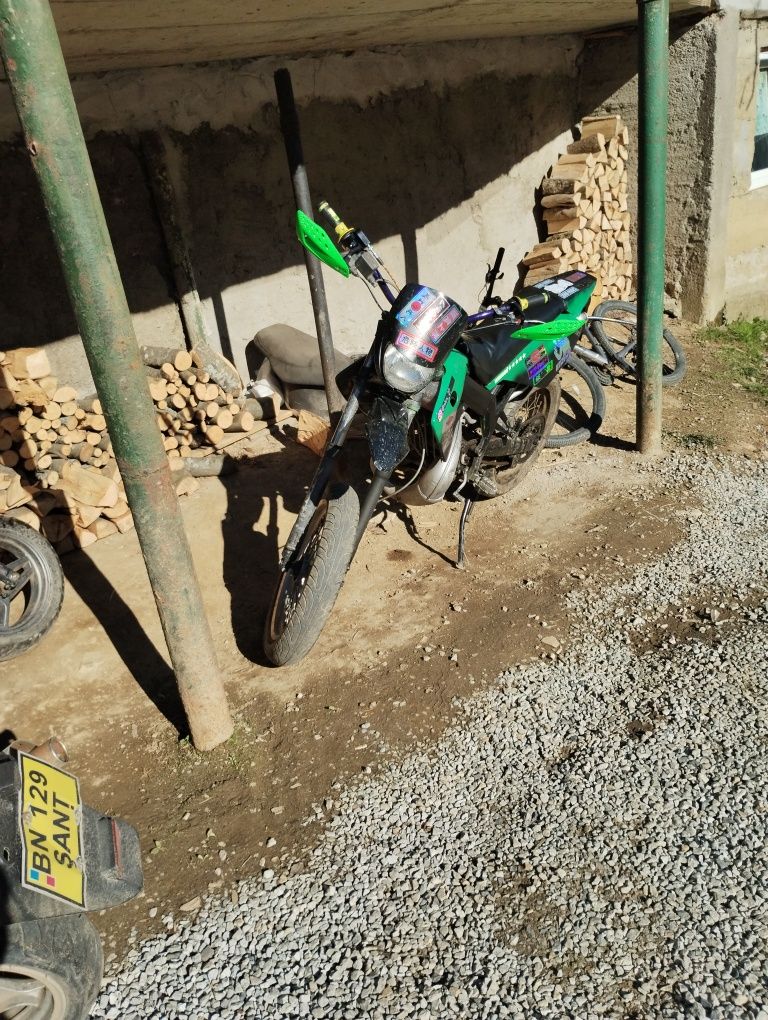 Vând cross 50 derbi senda 50cc 6 viteze
