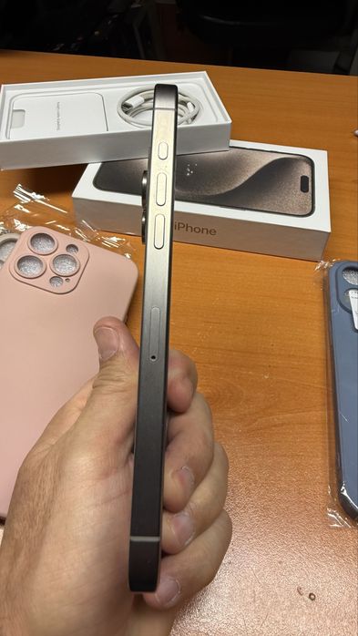 Продавам GSM Iphone 15 Pro Max 256GB