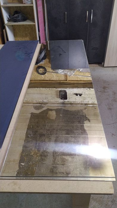 Зеркало новое с обработанным краем