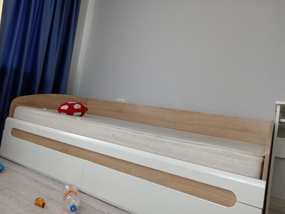 Продам кроват почти новый за 40000