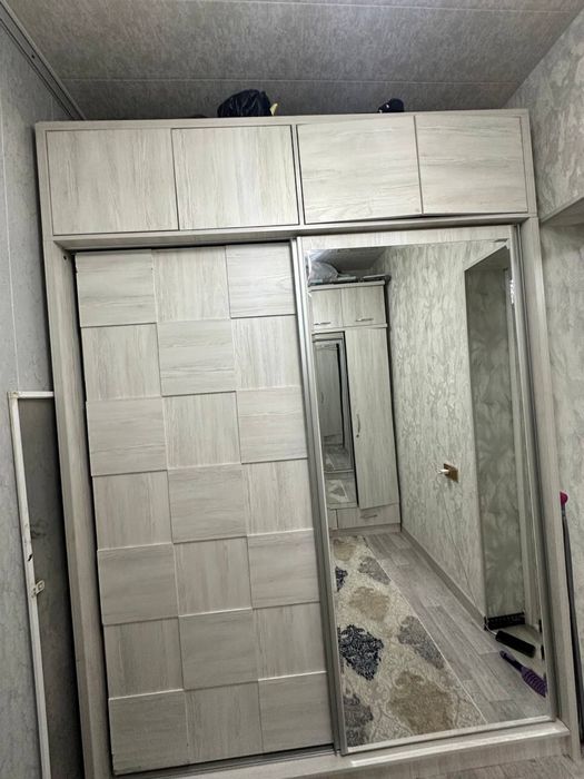 Шкаф кюпи 1.90 х 2.60 почти новый