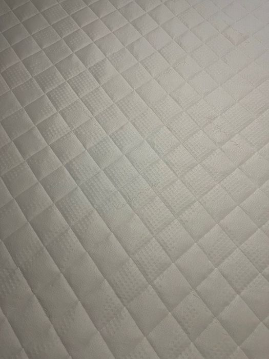 Продавам матрак с размер 1640х1900