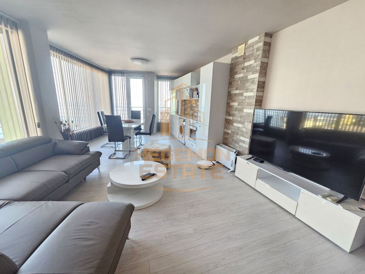 Продава се Двустаен апартамент в Балчик - 65 кв.м за 2077 €/кв.м - Снимка #4