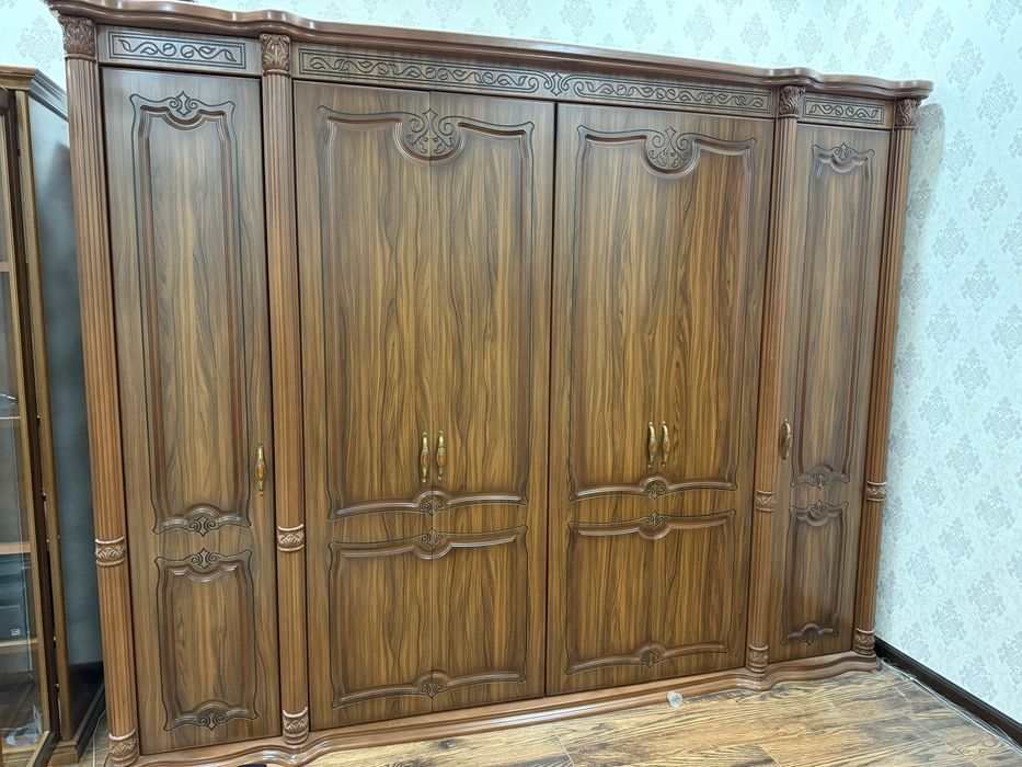 Продам шкаф срочно
