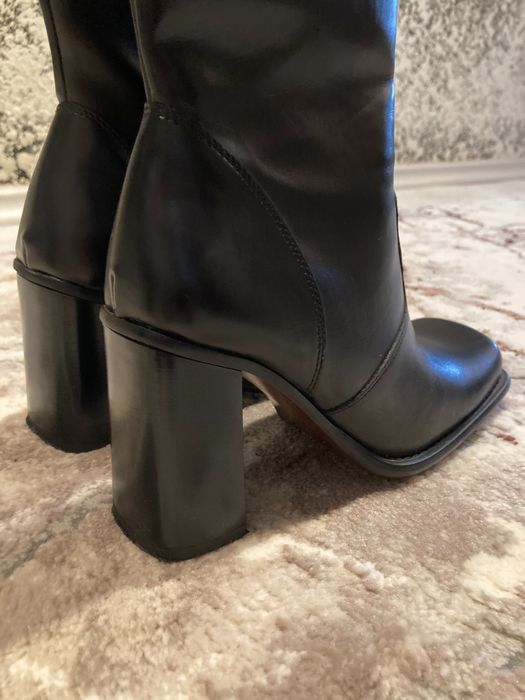 Черни ботуши от естествена кожа - 37 номер