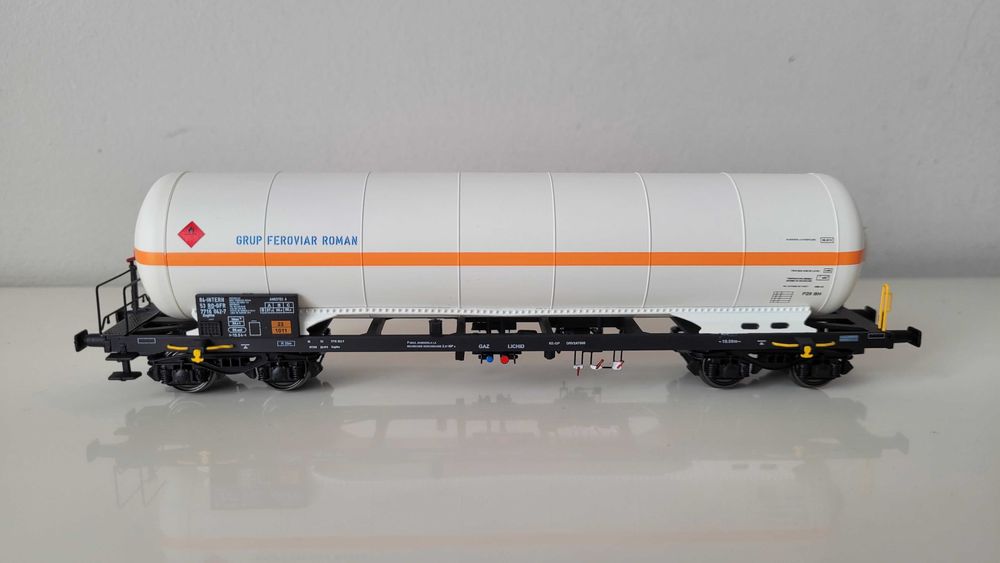 Amintiri Feroviare 30014 Vagon cisterna tip Zagkks, GFR, epoca V