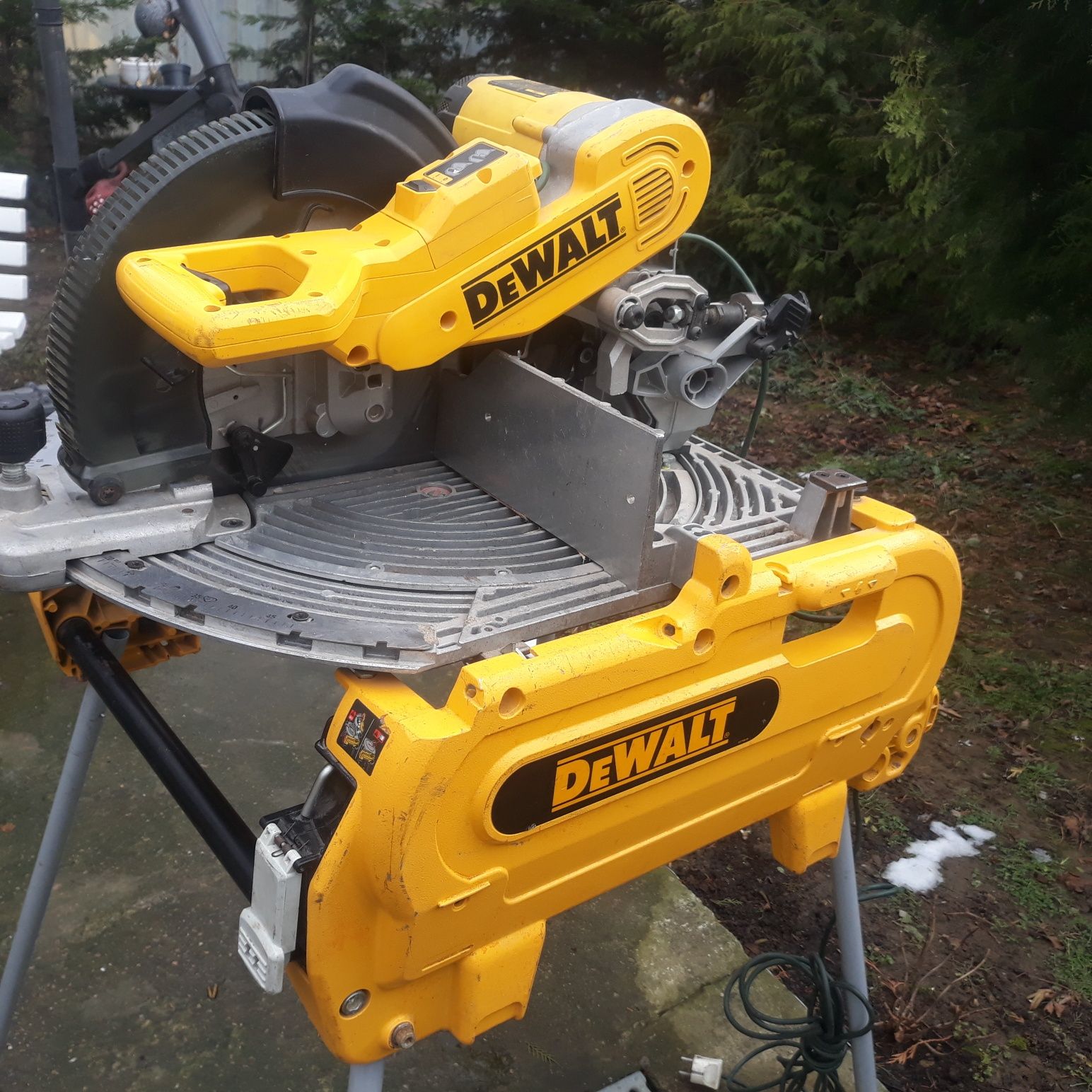 Комбиниран Циркуляр Dewalt DE27 107 QS