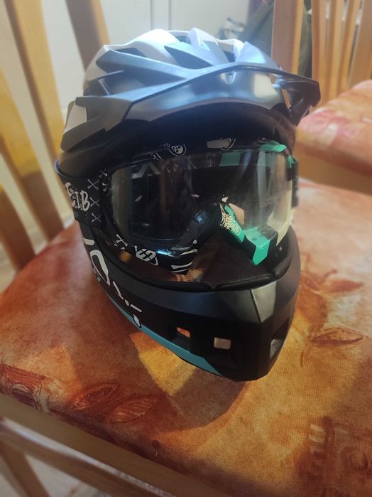 Продавам каска byoh full helmet .