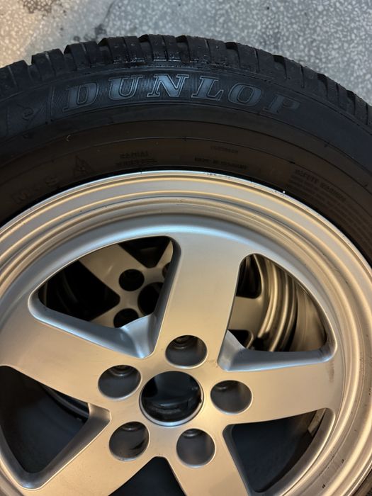 Roti de iarna Audi A4 205/60 R16 Dunlop Winter Sport