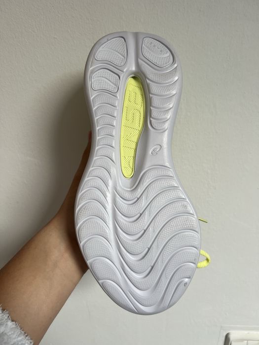 Adidasi Asics Noi