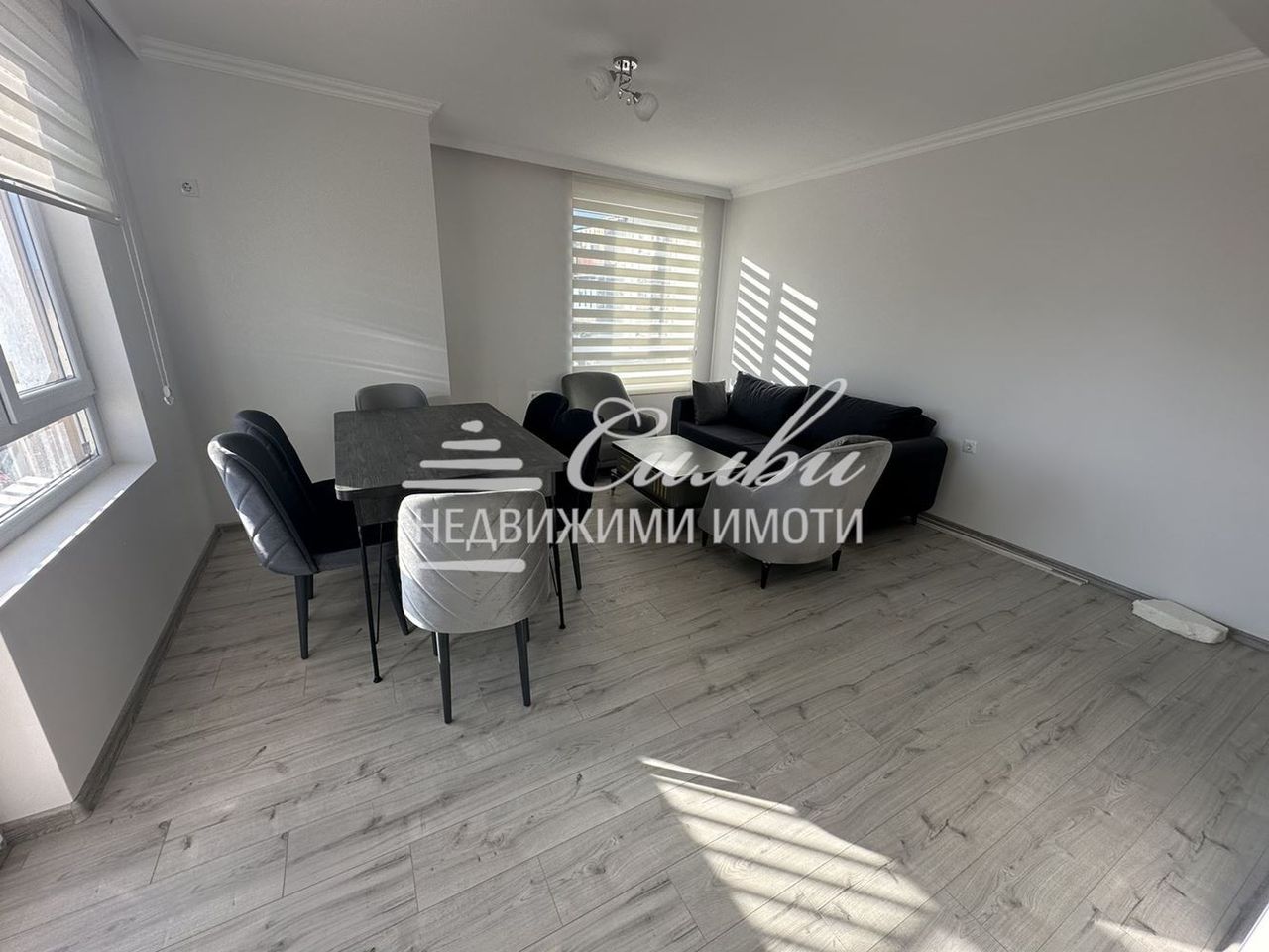 Продава се Тристаен апартамент в Шумен, Добруджански - 93 кв.м за 1525 €/кв.м - Снимка #2