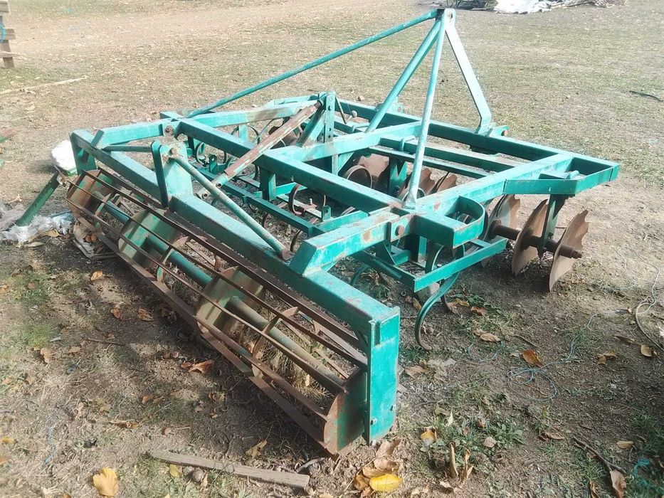Vând presă de balotat și combinator