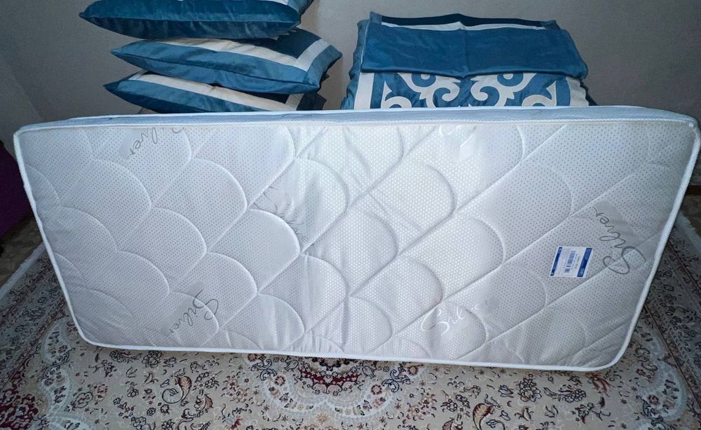 Продам матрас для кровати