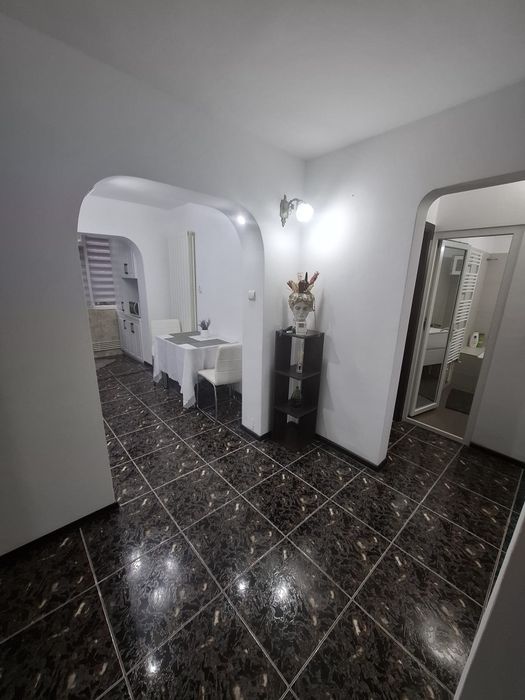Închiriez apartament 2 camere zona Inel 1