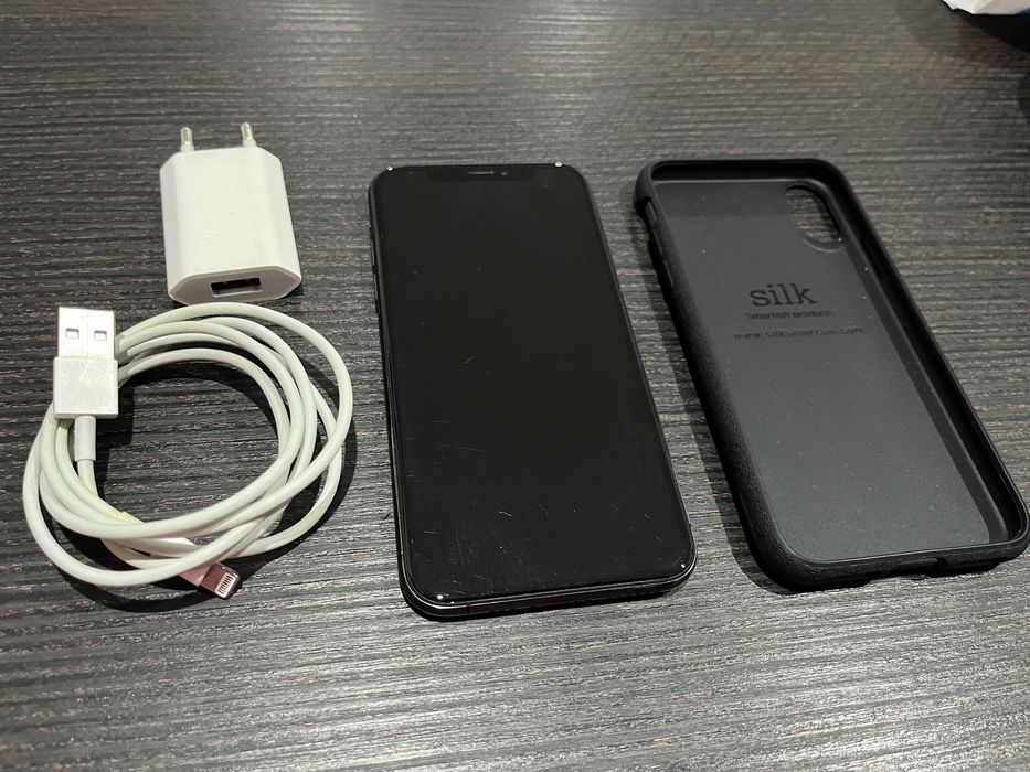 Vând iPhone Xs, 64GB, in stare foarte buna