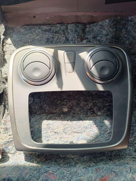 Parasolare, grilă navigație DACIA Logan 2 Sandero