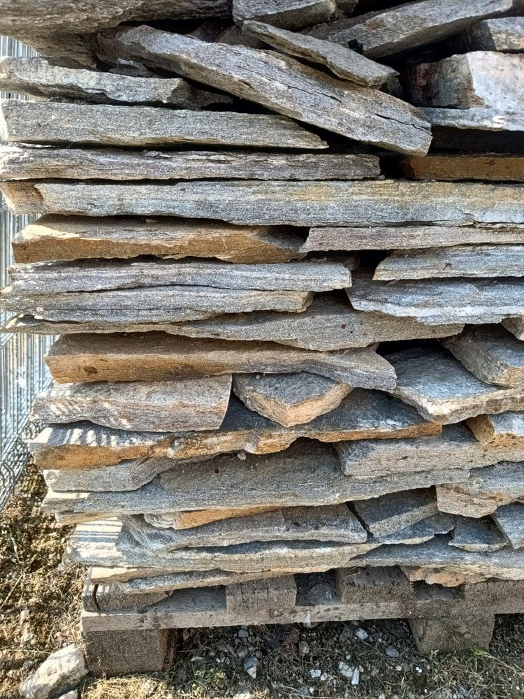 Vand 3 paleti de piatra naturala pentru pavaj