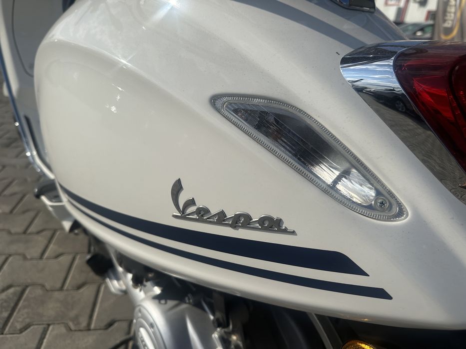 Vespa Primavera Editie Yacht Club 49 cm Pret Fix