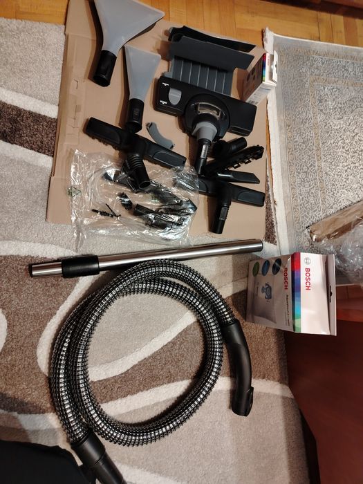 Vând aspirator Bosch