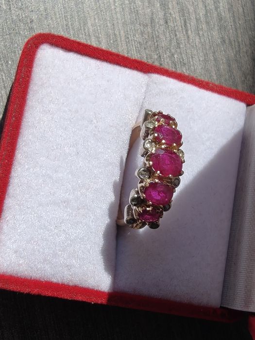Inel vechi aur 12k rubine naturale si diamante