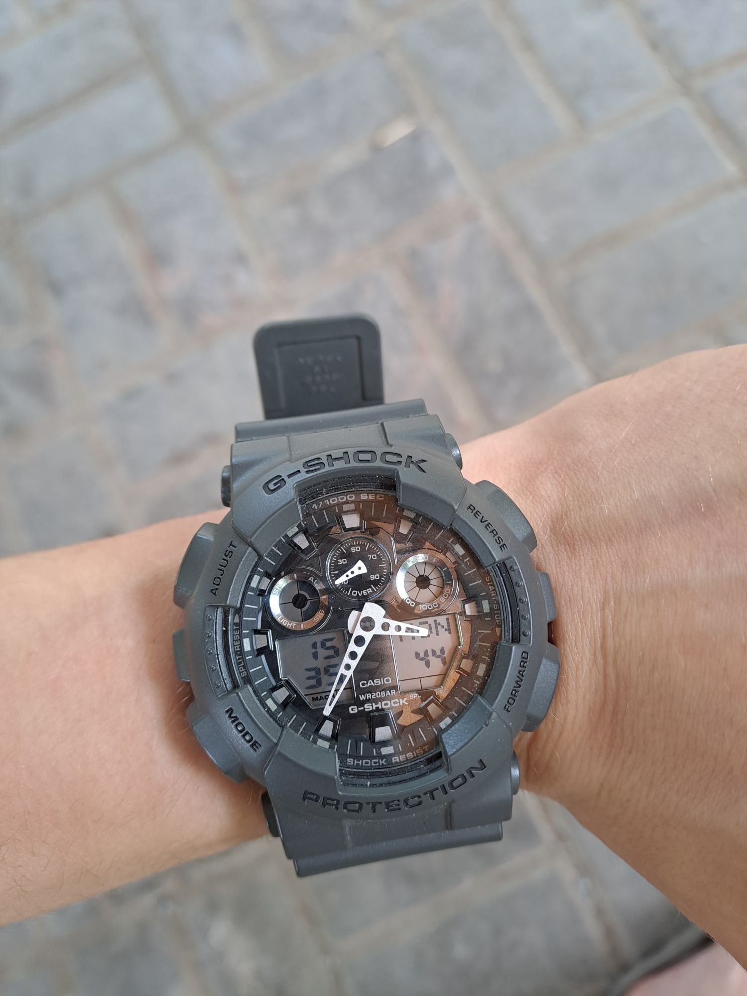 Продам часы Casio G-shock GA 100 CF