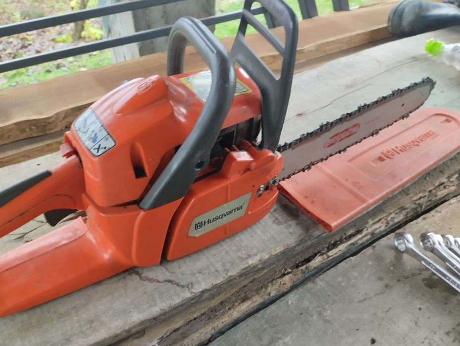 Husqvarna 236 puțin folosita