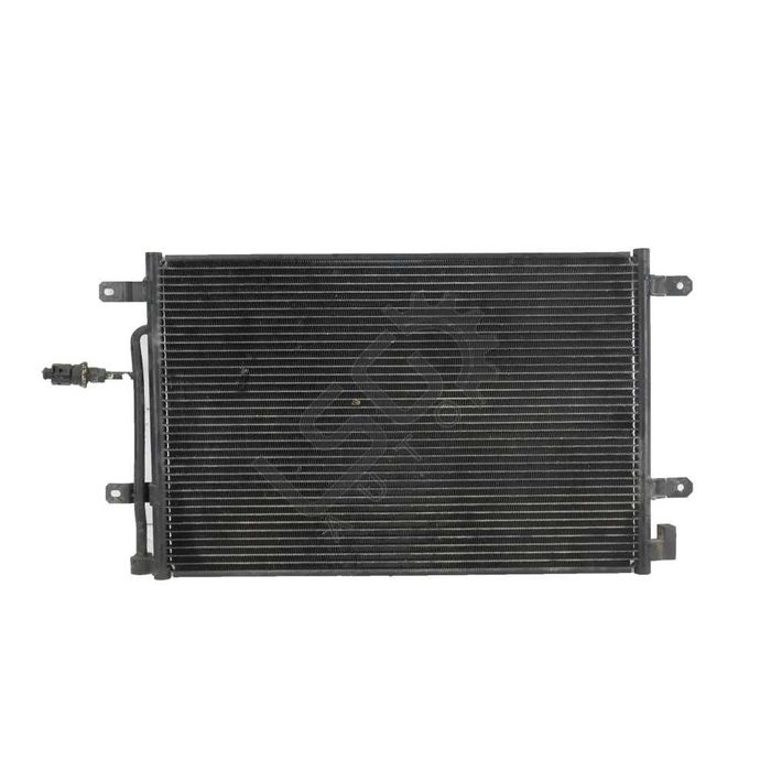 Радиатор климатик AUDI A4 (B7)  2004-2008 ID: 124741