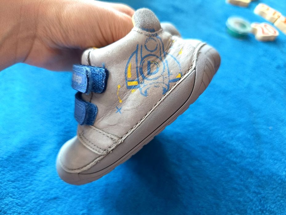 DD step barefoot