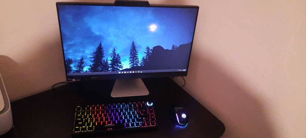 PC all in one Procesor Intel® Core™ i7-1255U Intel UHD Graphics