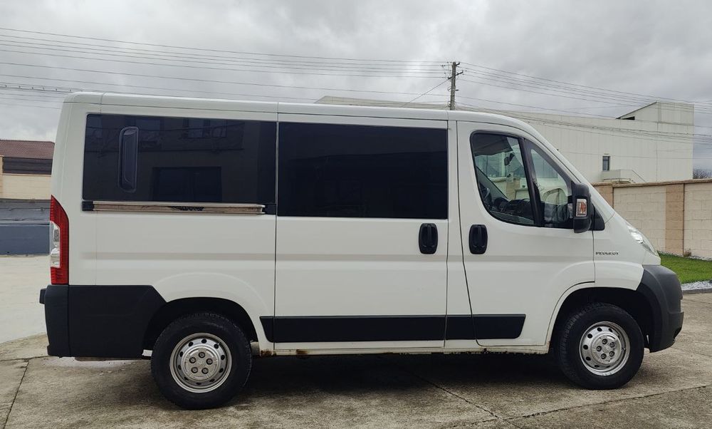 Vînd Peugeot Boxer 2,2 HDI