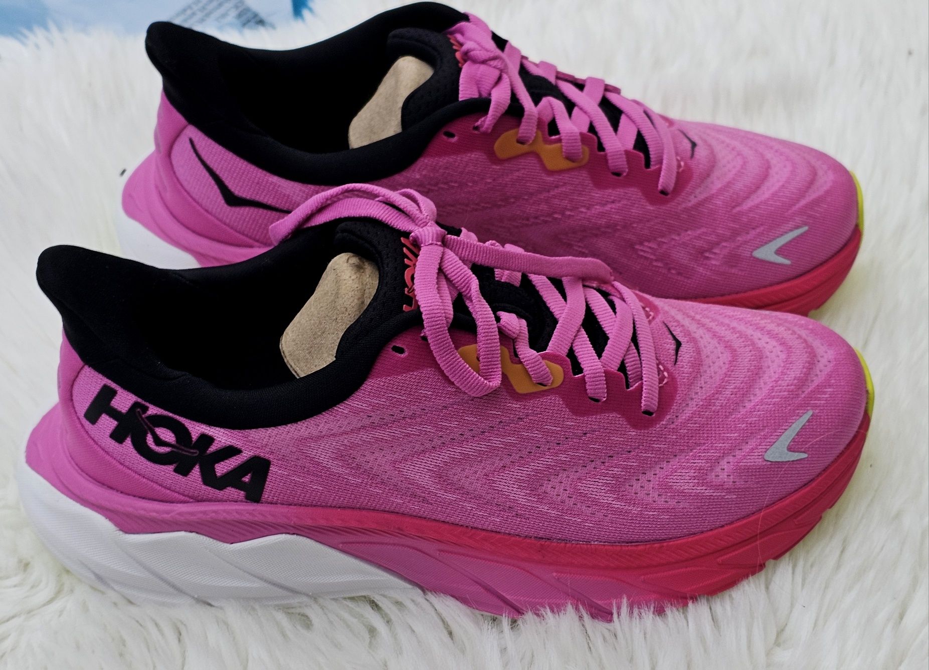 Hoka Arash 6 оригинални дамски сникърси 38  2/3 нови