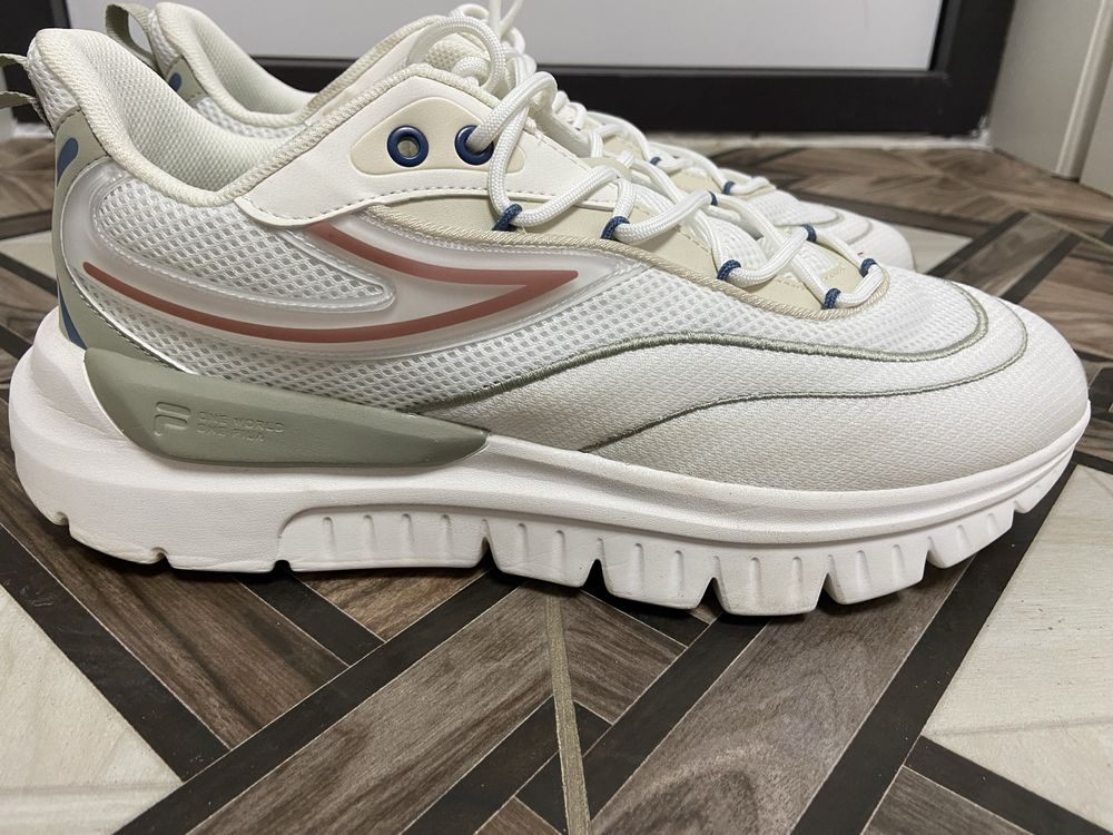 Кроссовки FILA 45 размер
