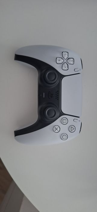 Vand controler ps5 nou în stare excelenta