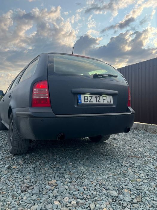 Vând Skoda Octavia 4x4 1.9 TDI – Recondiționată complet