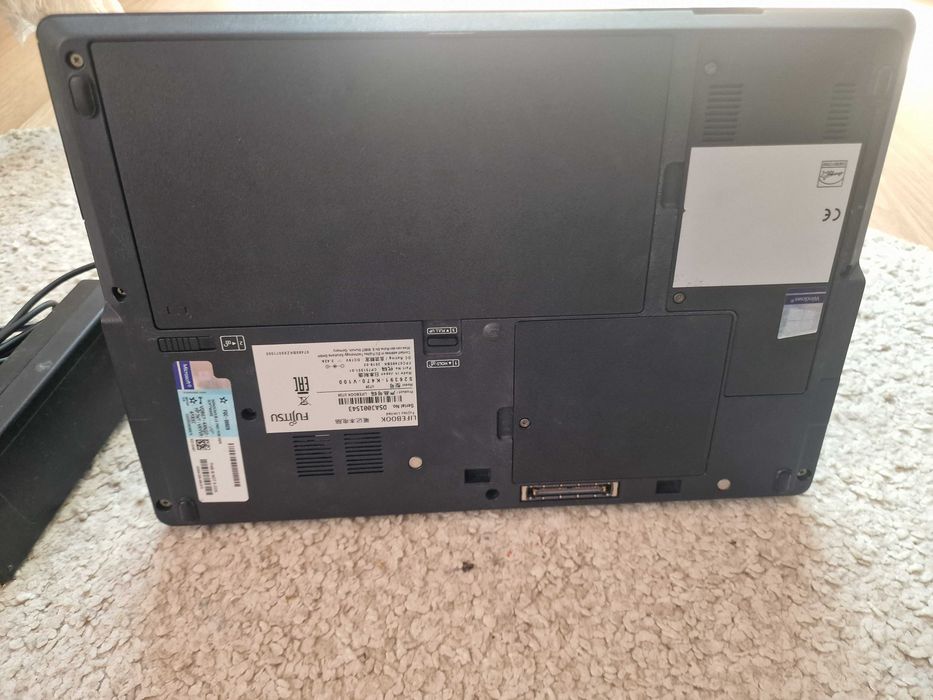 LAptop FUJITSU i5 gen 8 ssd512gb ram 16gb 14"fhd baterie 3 ore ca NOU