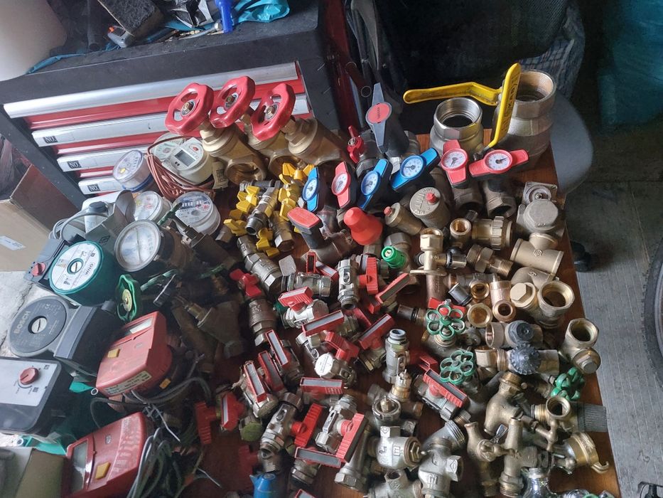 Vând robineți mai multe modele