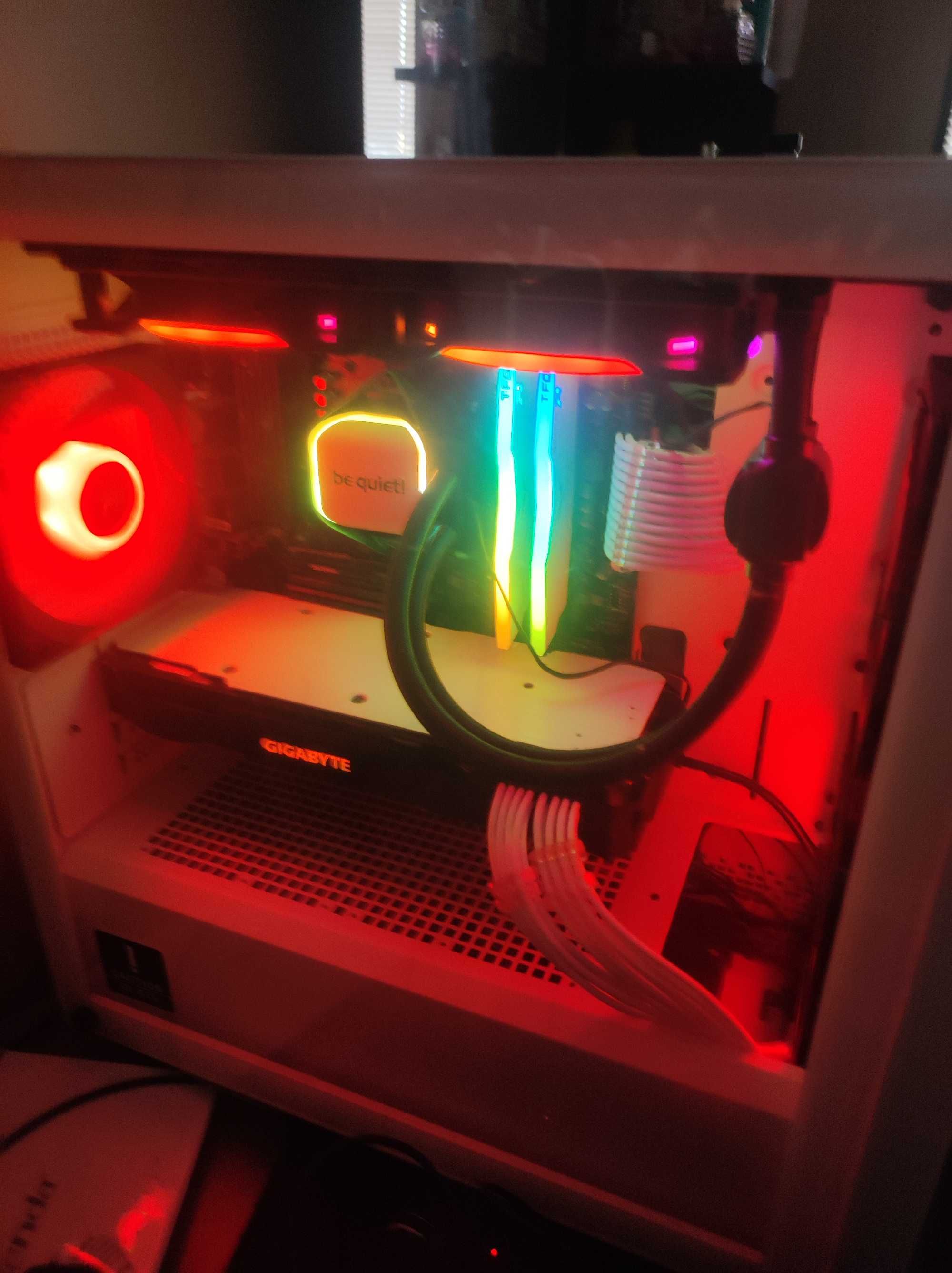продавамдъно B550M PRO-VDH WIFI,проц.AMD Ryzen7 5700X3D,рам DDR 4 16gb