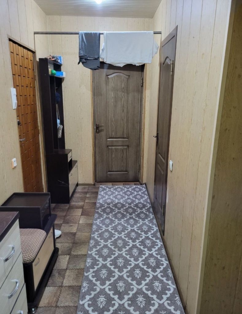 Срочно продается 2х комнатная квартира на Ойбеке,с мебелью и техникой
