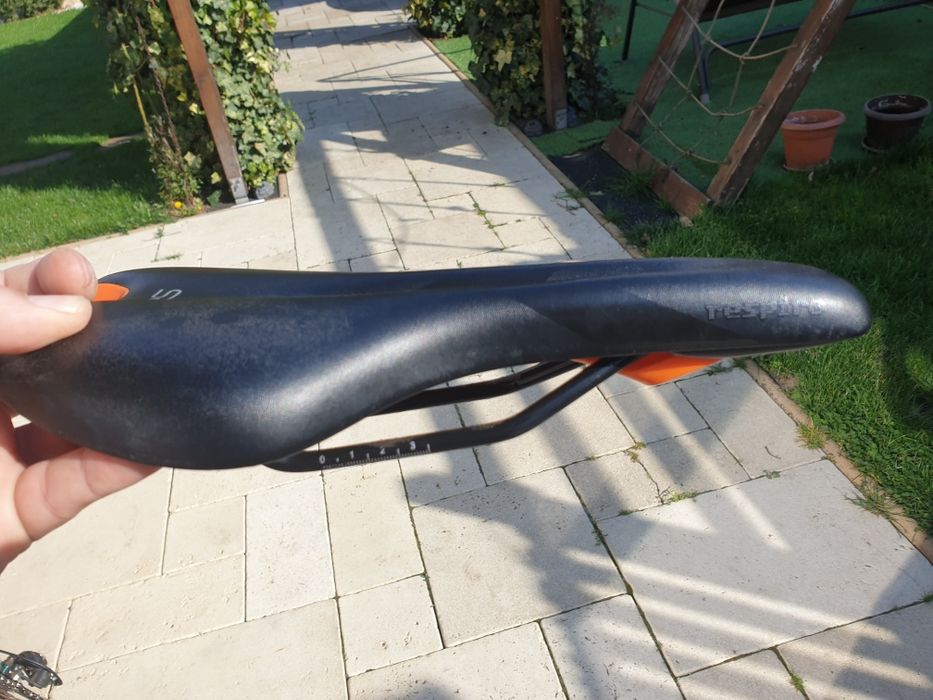 Vand sa bicicleta. Model Selle Royal Respiro