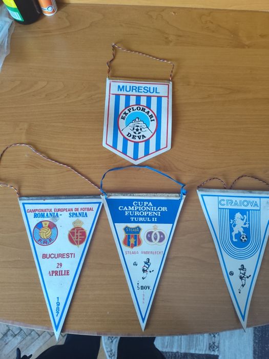 Set 4 fanioane echipe de fotbal