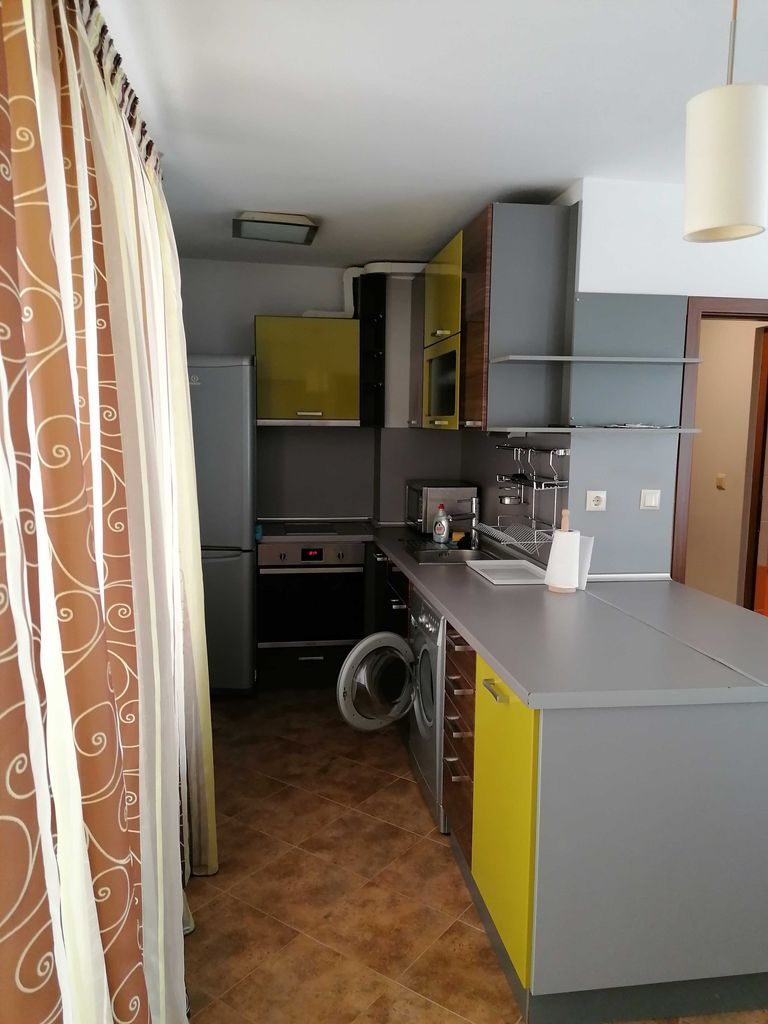 Дава се под наем Тристаен апартамент в София, Сухата река - 90 кв.м за 612 € - Снимка #1