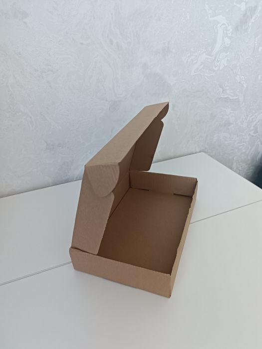 Подарочная коробка