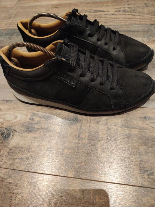 Panttof  de piele Lacoste