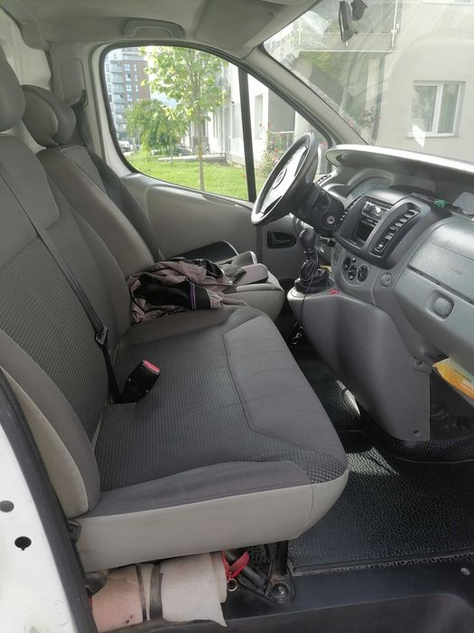 Vînd Opel vivaro 2008