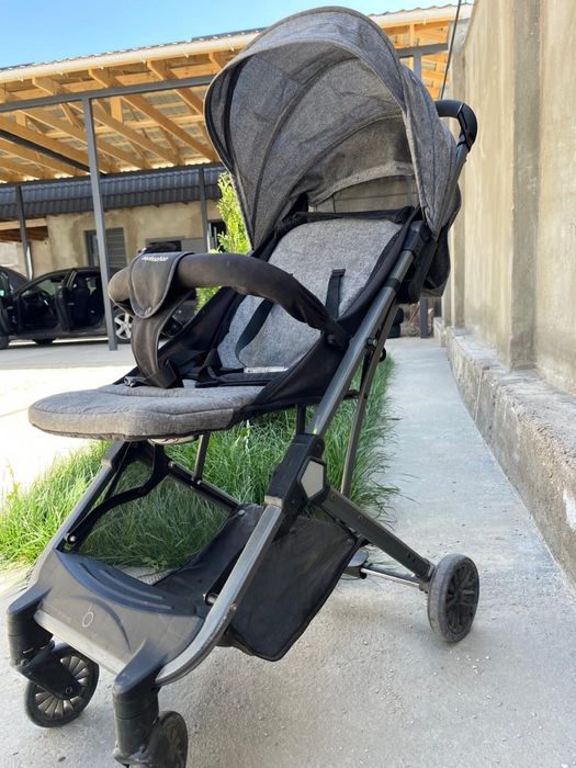 Коляска  почти новая,хорошом состояниие