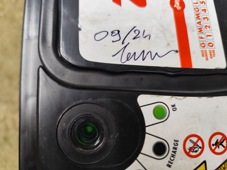 Продавам АКОМУЛАТОР 55 А H 510A. на една година  09. 2024г.