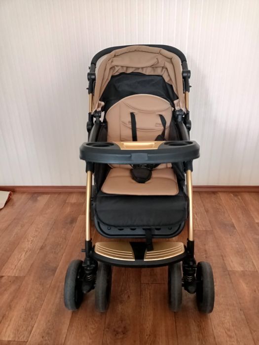 Коляска детская  универсальная в хорошем состоянии продается