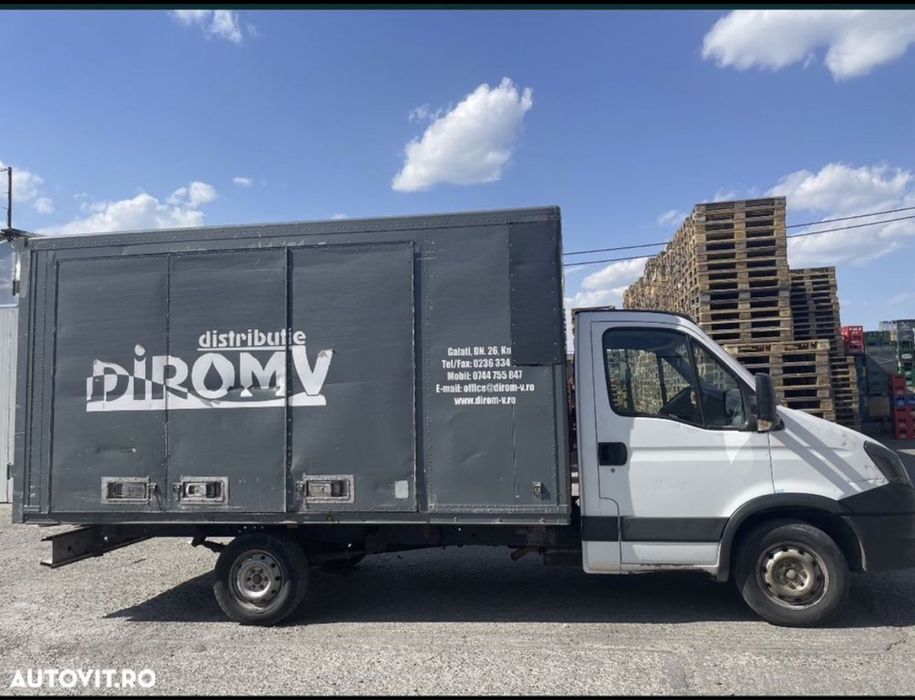 Iveco daily 8 europaleti cat B volan stanga